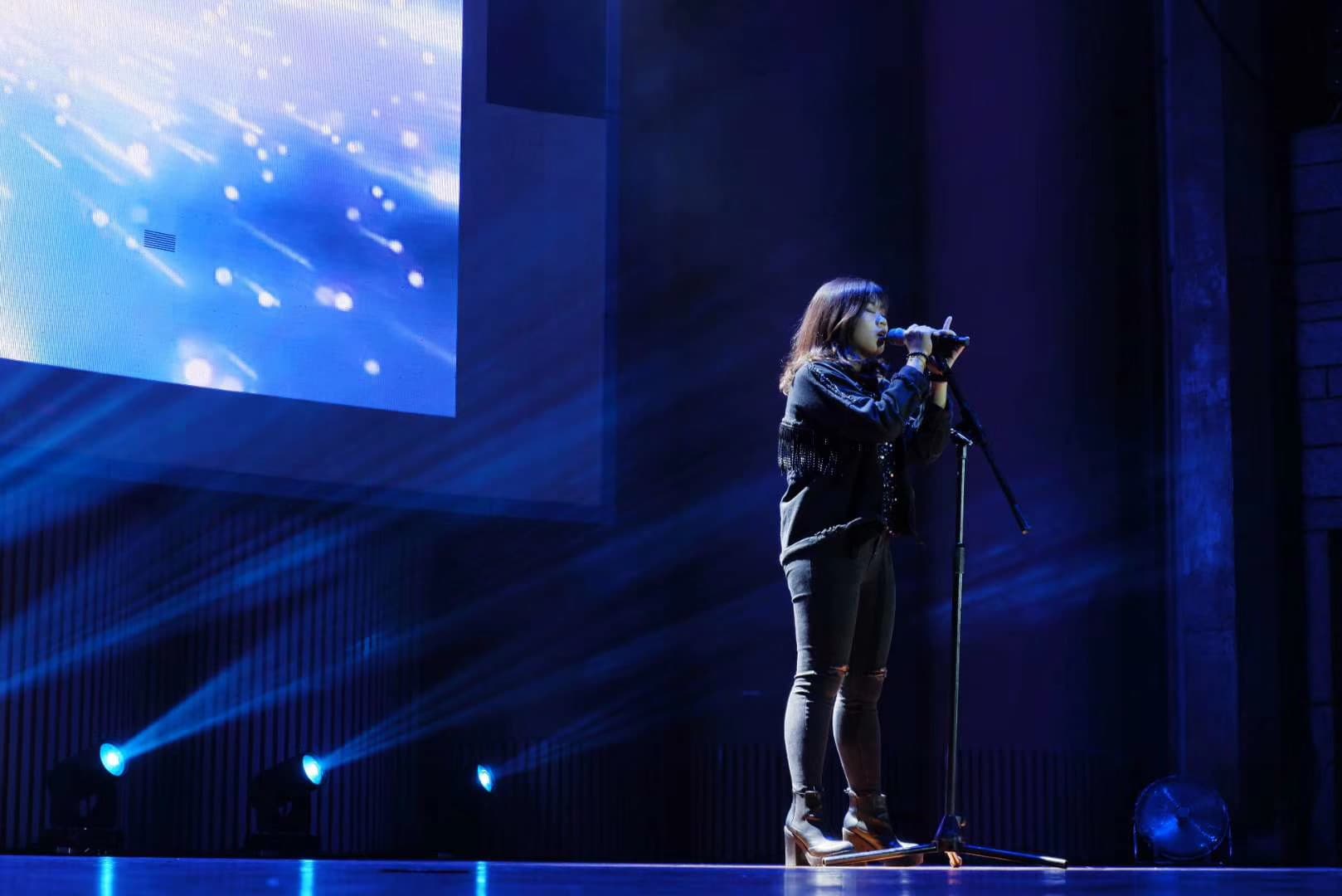 img-stage